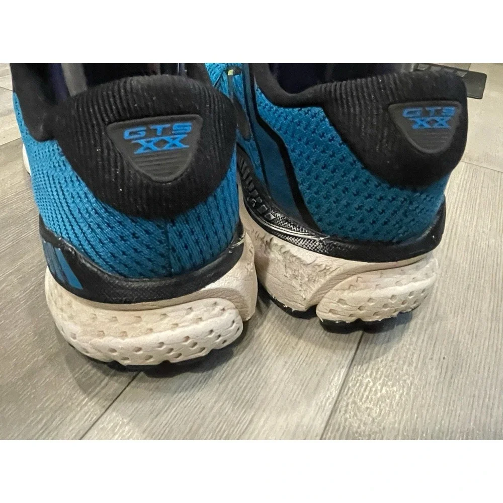 Brooks see pictures